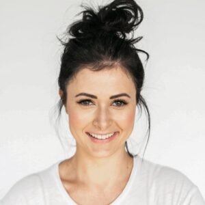 Camila Ribeiro - Analista de dados e instrutora de BI